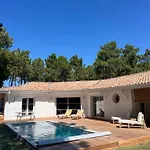 La Des Pins Willa