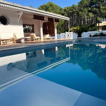 La Des Pins Villa *